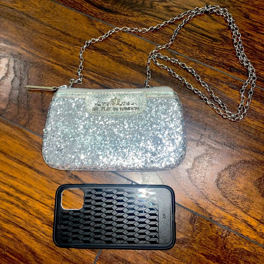 My Flat In London Silver Glitter Clutch/Crossbody with Chain - Picture 2 of 3